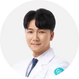 안현우